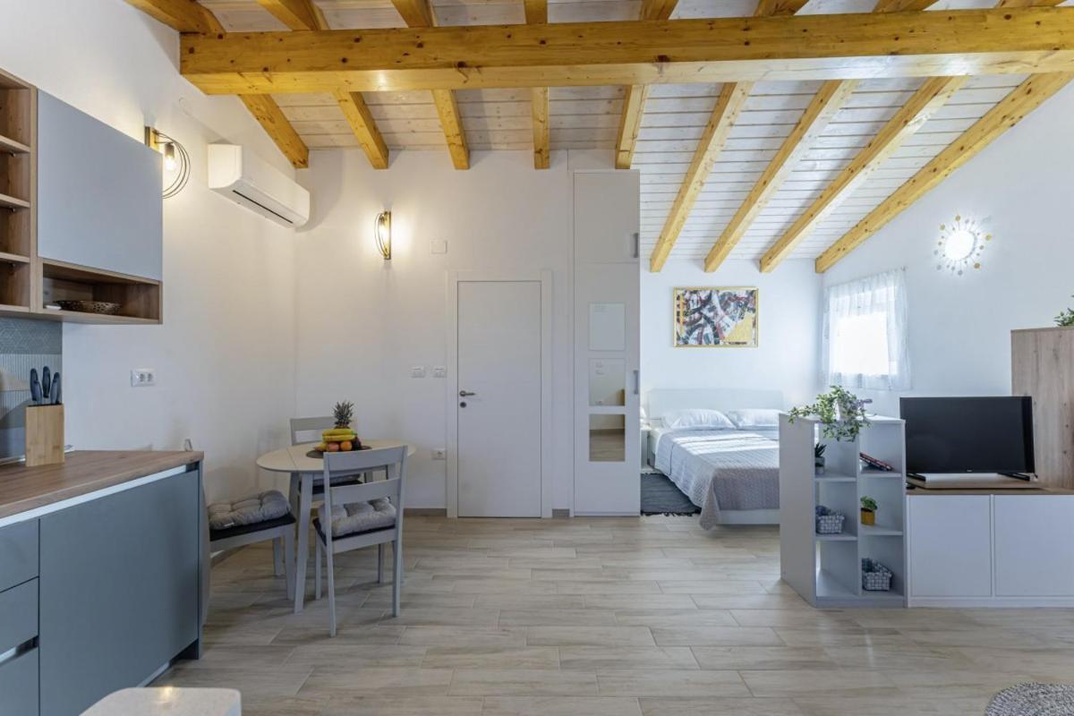 Modean In Pula - Haus Fuer 2-3 Personenヴィラ エクステリア 写真